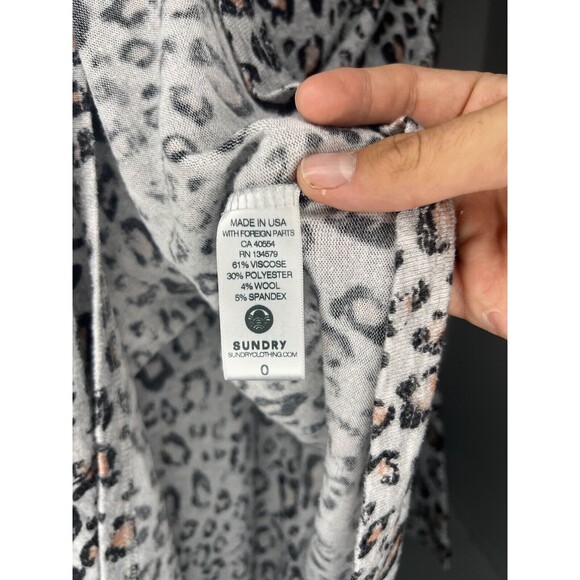 Sundry Leopard Animal Print Knit Hoodie Sweatshirt Size 0 XS Made In USA Viscose - Picture 4 of 6